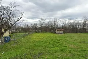 611 E 11th Ave, Corsicana, TX 75110 - Photo 1