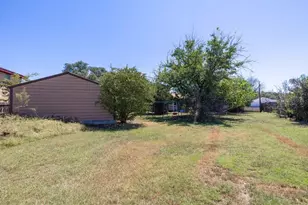 207 Lori Ln, Brownwood, TX 76801 - Photo 33