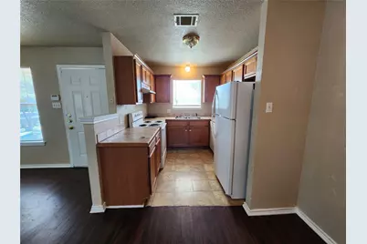 1431 E Robert Street, Fort Worth, TX 76104 - Photo 5