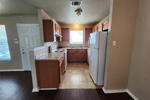 1431 E Robert St, Fort Worth, TX 76104 - Photo 5