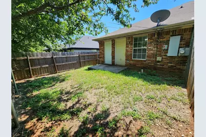 1431 E Robert Street, Fort Worth, TX 76104 - Photo 21