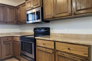 313 Jefferson St, Fairfield, TX 75840 - Photo 7