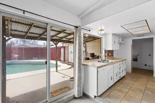 2230 Meadowglen Dr, Garland, TX 75044 - Photo 3