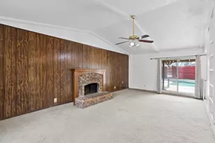 2230 Meadowglen Dr, Garland, TX 75044 - Photo 13