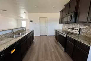 11803 Claudette St, San Antonio, TX 78252 - Photo 9