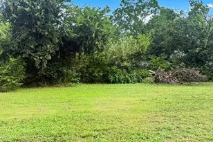 210 Carrie Mabrie St, Trenton, TX 75490 - Photo 1