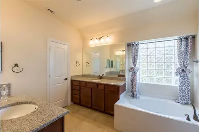 9701 Lightcatcher Drive, Plano, TX 75025 - Photo 17