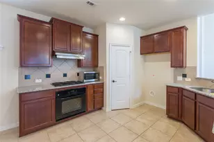 9701 Lightcatcher Dr, Plano, TX 75025 - Photo 5