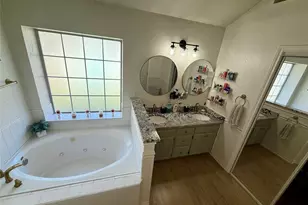 2 Broadmoor Ct, Bonham, TX 75418 - Photo 9