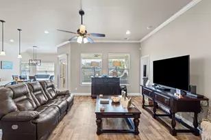 2711 San Gabriel Dr, Granbury, TX 76048 - Photo 9