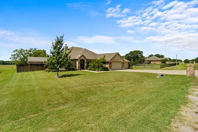160 Blue Ribbon Lane, Stephenville, TX 76401 - Photo 3
