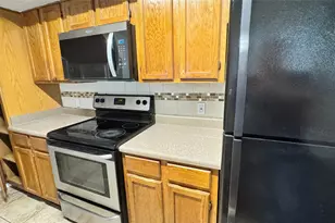 2300 Balsam Dr, Arlington, TX 76006 - Photo 5