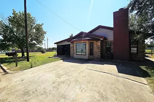 710 Cherry Dr, Groesbeck, TX 76642 - Photo 1