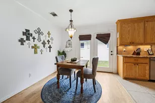 9819 Edgecove Dr, Dallas, TX 75238 - Photo 7