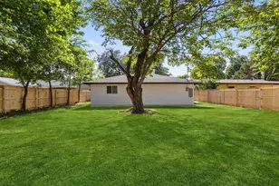 12436 Oberlin Dr, Dallas, TX 75243 - Photo 25