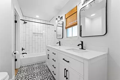 1109 Knotty Oaks Drive, Woodway, TX 76712 - Photo 23