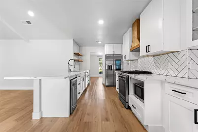 1109 Knotty Oaks Drive, Woodway, TX 76712 - Photo 17