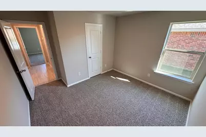 549 Marsh Street, Cleburne, TX 76033 - Photo 17