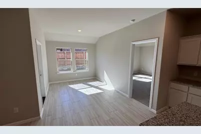 549 Marsh Street, Cleburne, TX 76033 - Photo 5