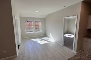 549 Marsh St, Cleburne, TX 76033 - Photo 5