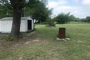 150 Oak Valley Ln, Springtown, TX 76082 - Photo 5