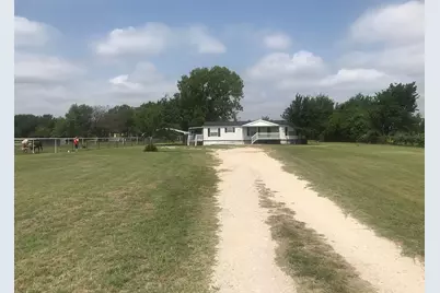 150 Oak Valley Lane, Springtown, TX 76082 - Photo 3