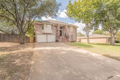 607 Reeves Lane, Kennedale, TX 76060 - Photo 1