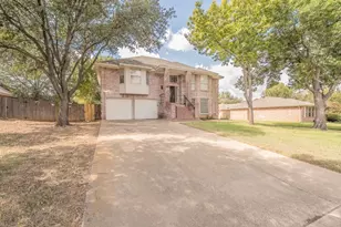 607 Reeves Ln, Kennedale, TX 76060 - Photo 1