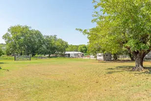 2010 Valley View Dr, Burleson, TX 76028 - Photo 25