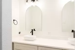 2010 Valley View Dr, Burleson, TX 76028 - Photo 17