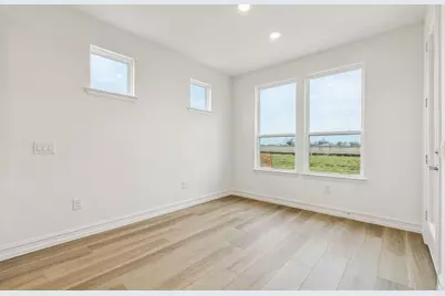 221 Cloverdale Lane, McKinney, TX 75071 - Photo 9