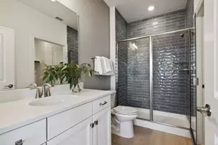 221 Cloverdale Ln, McKinney, TX 75071 - Photo 13