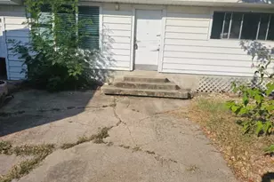 301 Chenoweth Dr, Corpus Christi, TX 78404 - Photo 3