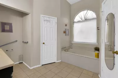 2839 Linden Lane, Grand Prairie, TX 75052 - Photo 13