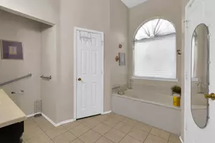 2839 Linden Ln, Grand Prairie, TX 75052 - Photo 13