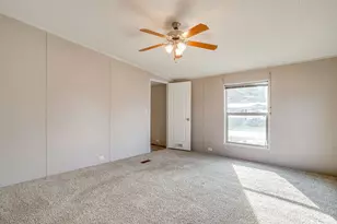 900 Tree Dr, Granbury, TX 76048 - Photo 21