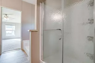 900 Tree Dr, Granbury, TX 76048 - Photo 25