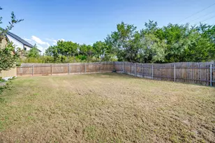 900 Tree Dr, Granbury, TX 76048 - Photo 39