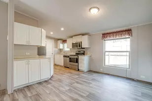 900 Tree Dr, Granbury, TX 76048 - Photo 11