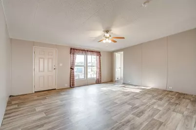 900 Tree Drive, Granbury, TX 76048 - Photo 5