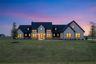 133 Liv Mdw Wy, Waxahachie, TX 75165 - Photo 1