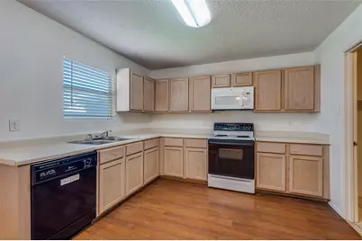 5224 Royal Burgess Drive, Fort Worth, TX 76135 - Photo 9