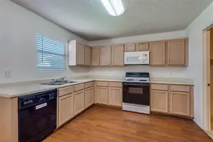 5224 Royal Burgess Dr, Fort Worth, TX 76135 - Photo 9