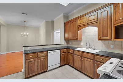 209 Pecan Village Circle, Waco, TX 76710 - Photo 13