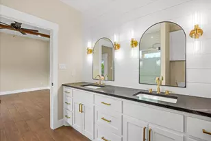 1411 Ridgeview Cir, Granbury, TX 76048 - Photo 13