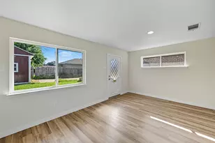 321 Duke St, Garland, TX 75043 - Photo 3