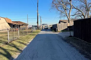 105 Stiles Dr, Midlothian, TX 76065 - Photo 9