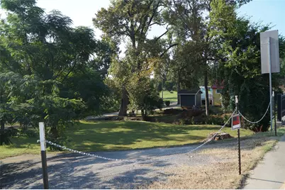 402 College St, Canton, TX 75103 - Photo 25