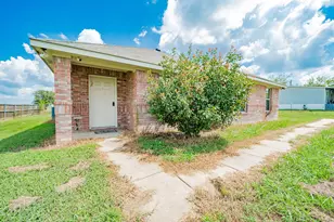 16028 Co Rd 355, Terrell, TX 75161 - Photo 3