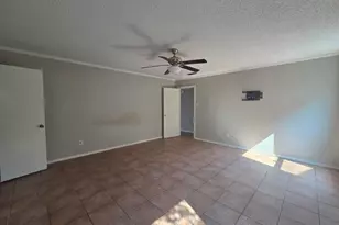 500 Cavendish Dr, Arlington, TX 76014 - Photo 11